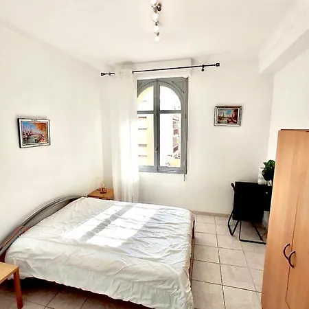 Centre De - Renove De 65 M2 *