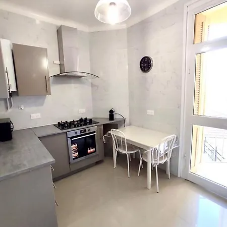 Centre De - Renove De 65 M2 Apartment